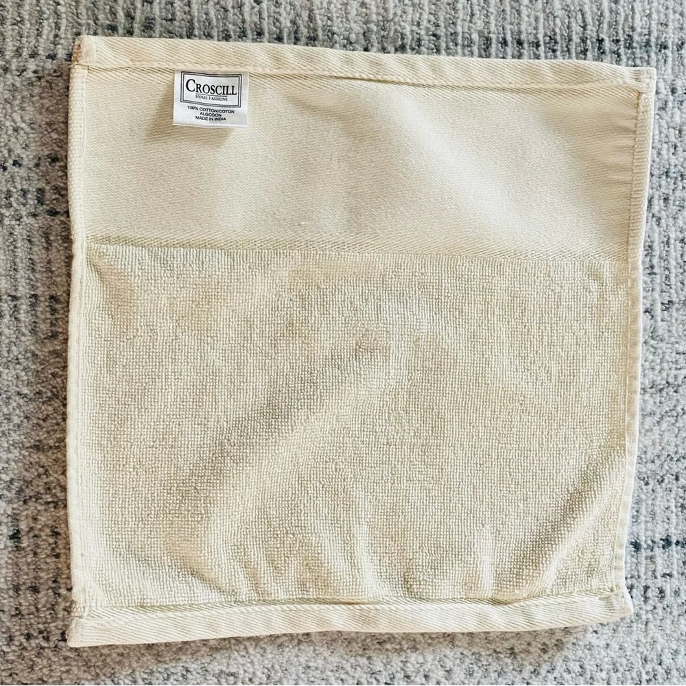 Croscill Chambord Cassis New Washcloth